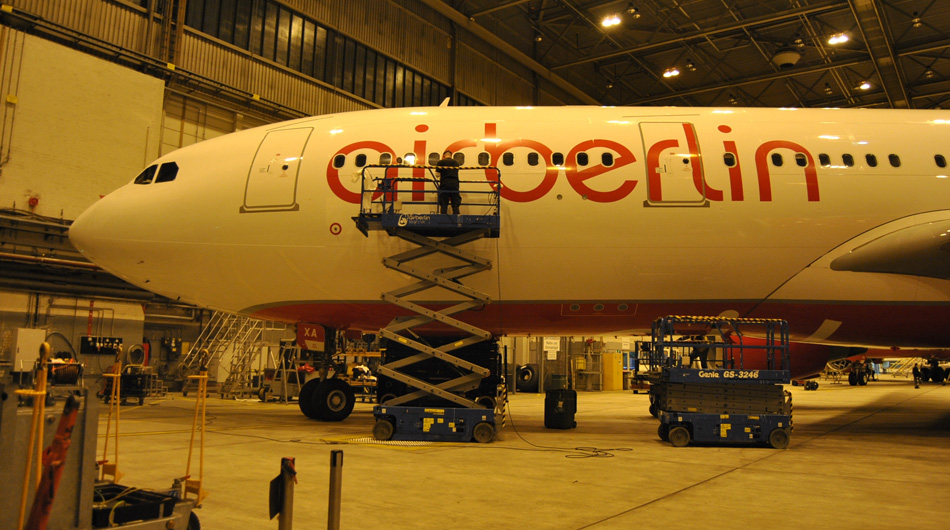 Flugzeugbeschriftung Air Berlin Logo 2012 ABC Beschriftungsbedarf GmbH München